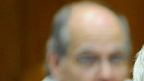 Peter Madoff debe responder a las acusaciones que se le imputan en relación al caso de su hermano.