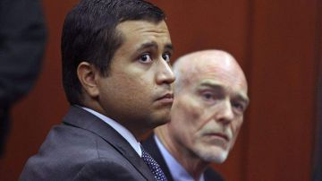 George Zimmerman junto a su abogado Don West, durante la audiencia en la corte.