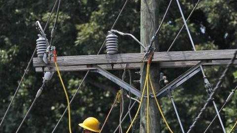 Las líneas de transmisión eléctrica requieren urgentemente renovación y reemplazo