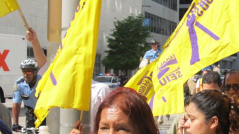 Trabajadores de limpieza de Houston afiliados al sindicato SEIU.