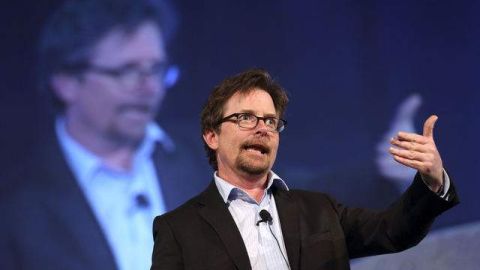 Michael J. Fox, actor que sufre la enfermedad del Parkinson, ha ayudado a que la enfermedad sea mejor conocida entre el público.