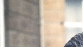 El Príncipe Charles y Lady Diana Spencer tras anunciar su compromiso en 1981.