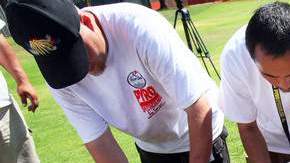 Expertos en la preparación y detonación de fuegos pirotécnicos ofrecieron ayer  una muestra del espectáculo que las personas podrán disfrutar este miércoles en el Rose Bowl de Pasadena.