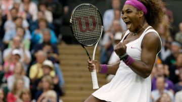 Serena Williams celebra eufórica el boleto  a su octava semifinal.