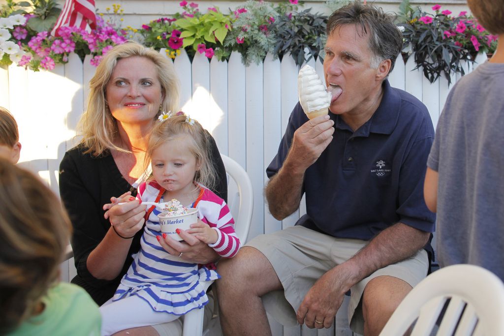 El candidato presidencial republicano Mitt Romney con su esposa Ann.