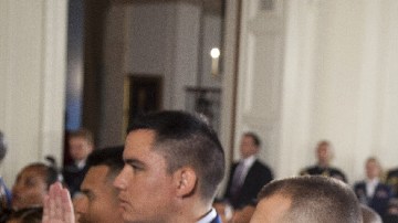 Miembros activos de las fuerzas armadas, procedentes de Bolivia, Honduras, Ecuador, Guatemala, México, El Salvador y Colombia fueron naturalizados.