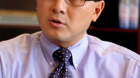 Contralor de California, John Chiang.