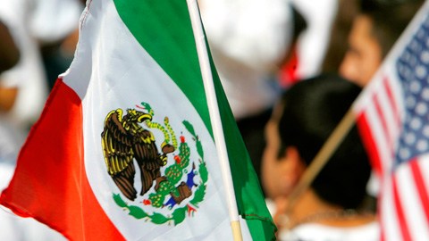 "No existe un liderazgo real en México y que eso se reflejó durante campaña y en las elecciones", dijo el politólogo Allert Brown-Gort, profesor de la Universidad de Notre Dame, quien fue consultado por La Raza.