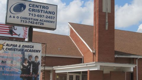 El Centro Cristiano Alfa y Omega será sede del foro "Alto a la SB 1070 en Houston" el 7 de julio a las 6 p.m.