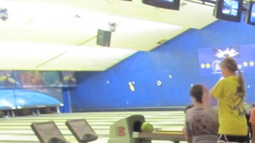 Las instalaciones de boliche de FunPlex son de las mejores de la ciudad y la gerencia planea organizar una liga para hispanos.