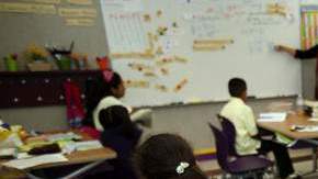 Un tercio de los estudiantes del estado acuden a escuelas cuyos distritos escolares están en números rojos.