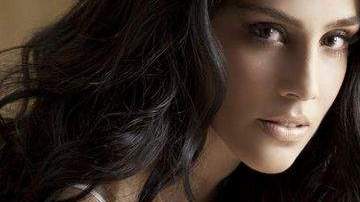 Sandra Echeverría sigue encantada por haber trabajado bajo la dirección de Oliver Stone en "Salvajes".