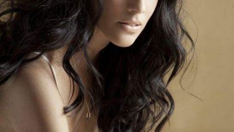 Sandra Echeverría sigue encantada por haber trabajado bajo la dirección de Oliver Stone en "Salvajes".