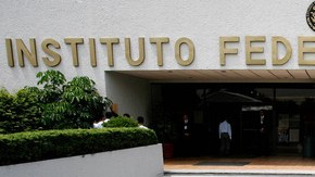 El Instituto Federal Electoral fiscaliza los recursos de los partidos políticos de manera sistemática y permanente.