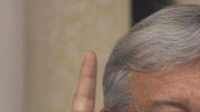 Andrés Manuel López Obrador pospuso para el jueves la presentación de pruebas de supuesta compra de votos.
