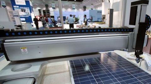 El sitio web republicano intenta rebatir la promesa electoral realizada por Obama sobre la creación de empleos en el sector de energías renovables.