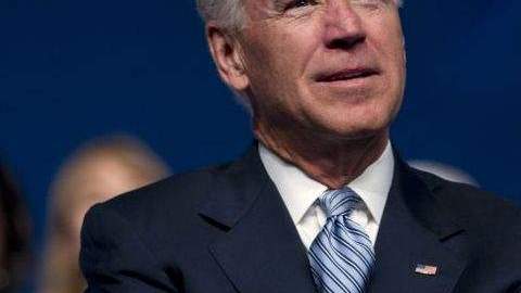 Biden le dijo a líderes hispanos que el padre de Romney dio a conocer sus declaraciones de impuestos de 12 años cuando contendió, sin éxito, por la nominación republicana en 1968.
