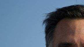 Romney censuró la propuesta de Obama de extender los cortes impositivos solamente a las familias que ganan menos de $250,000 anuales.