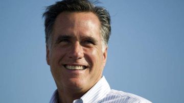 Romney censuró la propuesta de Obama de extender los cortes impositivos solamente a las familias que ganan menos de $250,000 anuales.