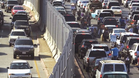 La congestión se observa en la garita de San Ysidro, rumbo a Tijuana.