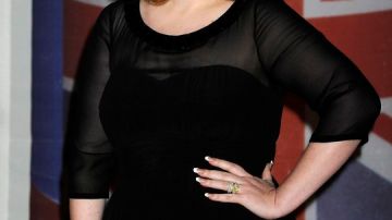 Se espera que Adele tenga a su bebé en septiembre.
