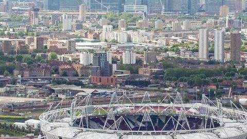 El estadio olímpico luce imponente cerca de Londres, a tan sólo días de la ceremonia inaugural.