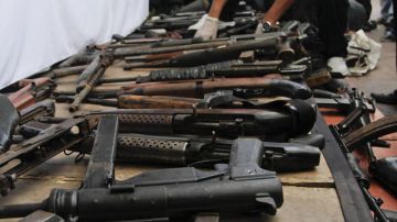 Pandilleros salvadoreños  entregan  al menos 87 armas de fuego.