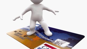 El fraude del robo de identidad hay que reportarlo en los tres burós encargados del historial de crédito.