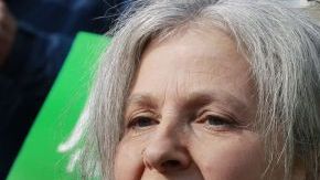 La doctora Jill Stein, de 66 años, candidata presidencial del Partido Verde, busca apoyo para dar una tercera opción de voto y ofreció una entrevista a La Opinión para explicar sus ideas.