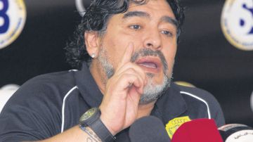 Diego Armando Maradona el polémico exentrenador argentino del Al Wasl Football Club.