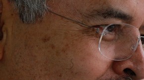 El responsable del Centro de Estudios de la Democracia y Elección, de la Universidad Autónoma Metropolitana (UAM), Javier Santiago Castillo, comentó que el IFE tiene las atribuciones necesarias para investigar la presunta compra de votos que se dio durante el pasado proceso electoral.