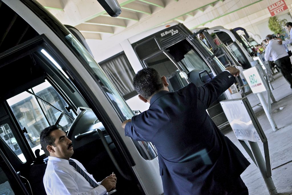 mexican-bus-drivers-condemn-extortion-la-opini-n