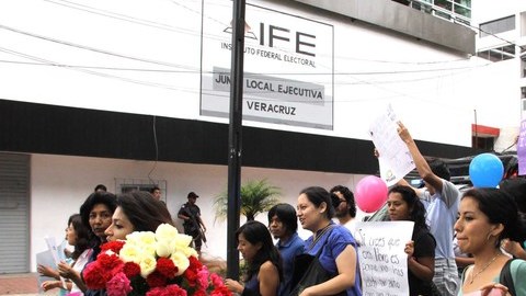 En su lucha, el grupo espera reformas en la política mexicana.