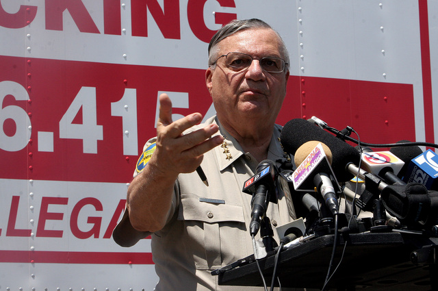 El sheriff de Arizona, Joe Arpaio, cuando hablaba durante una conferencia de prensa.