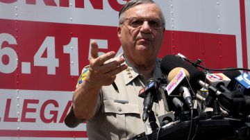 El sheriff de Arizona, Joe Arpaio, cuando hablaba durante una conferencia de prensa.
