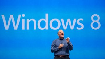 Steve Ballmer, director ejecutivo de Microsoft, explica detalles del  sistema operativo Windows 8, del cual se muestra optimista.
