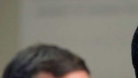 El presidente Barack Obama visitó a los familiares de las víctimas en el hospital de la Universidad de Colorado en Aurora, Colo., el domingo 22 de Julio. Estaba acompañado por el gobernador de Colorado John Hickenlooper.