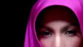 Jennifer López lanzó el pasado martes su primer disco de grandes éxitos.