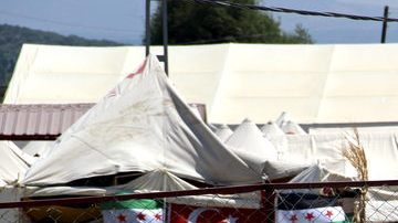 Unos niños jugaban en el campamento de refugiados de Boynuyogun, provincia de Hatay, Turquía (vecino de Siria), el jueves.