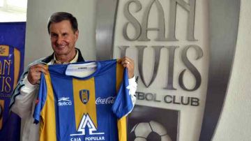 El presidente de San Luis,  Enrique Borja,  hizo el anuncio del nuevo nombre mote del club que desde hoy es 'Reales'.