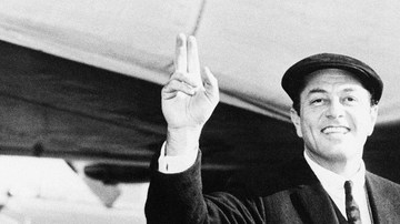 El legendario cantante Tony Martin.