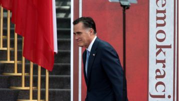 Romney empezó su visita a Polonia,ayer, en Gdansk, invitado por el Premio Nobel de la Paz, exlíder de Solidarnosc y expresidente del país, Lech Walesa.