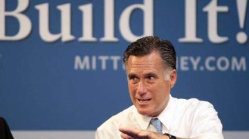 El estudio afirma que el plan de Romney provocará una carga impositiva de $86,000 millones anuales para los que ganan menos de $200,000.