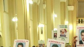 Familiares esperan con angustia la liberación de los rehenes que son cuatro militares y seis policías que llevan entre trece y catorce años en poder de las FARC. EFE