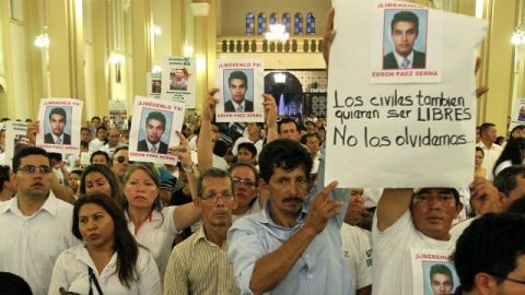 Familiares esperan con angustia la liberación de los rehenes que son cuatro militares y seis policías que llevan entre trece y catorce años en poder de las FARC. EFE