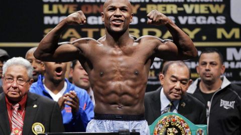 El campeón invicto estadounidense Floy Mayweather Jr. ha ganado ocho títulos mundiales.