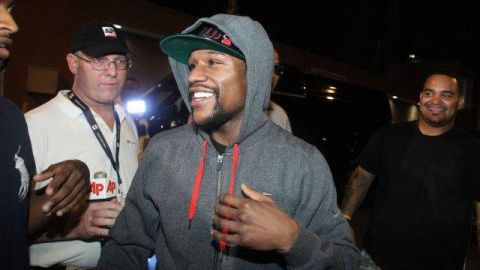 Floyd Mayweather Jr., salió temprano del Centro de Detención del Condado de Clark, en Las Vegas.