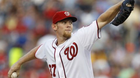 Strasburg, de los Nacionales, ponchó a seis y dio un pasaporte, con lo que extiende su racha sin permitir carrera contra los Marlins.