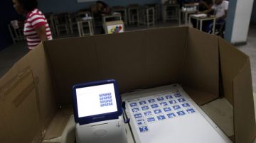 Mecanismo de elección en simulacro realizado por el CNE, ayer,  en un liceo del centro de Caracas.
