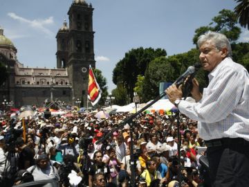 El excandidato presidencial de la izquierda, Andrés Manuel López Obrador, hablaba ayer  en visita a la ciudad de Puebla.